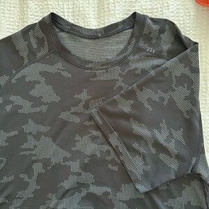 Lululemon Metal vent tech short sleeve shirt